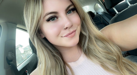 Bailey Saint 美しいポルノスター 画像