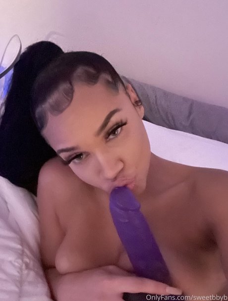 Bralynne Hughes ポルノスター 写真