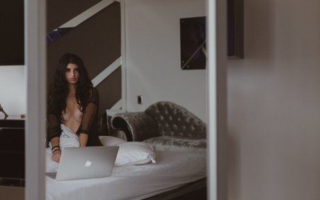 Holly Shit ホットなスター 写真