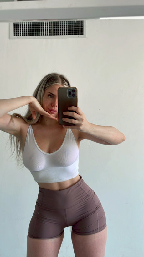 Amit Alon アート女優 写真