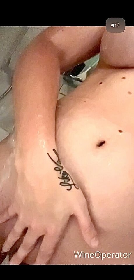 Wineoperator セクシーモデル 写真
