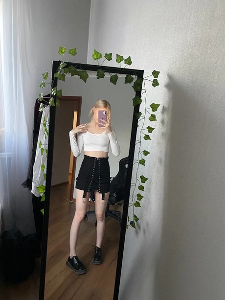 Allotropp ポルノ女優 写真