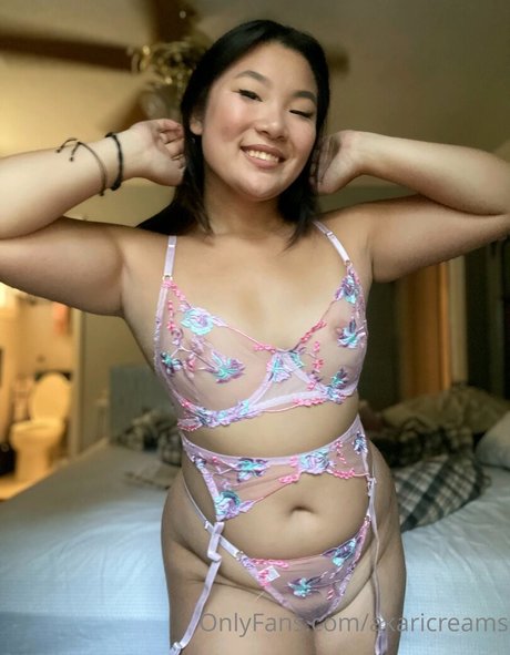Akari Creams ヌード女優 写真