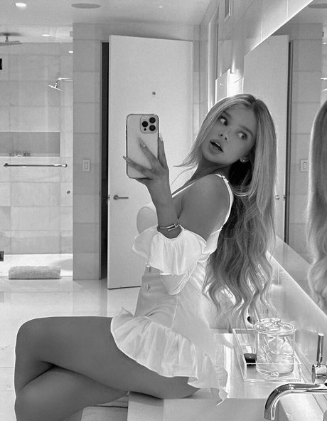 Zolotovaver セクシー女優 写真