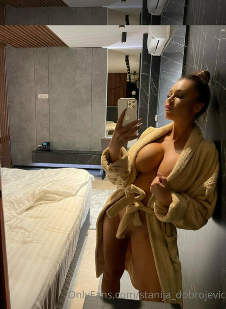 Stanija dobrojevic ポルノスター ベスト 写真