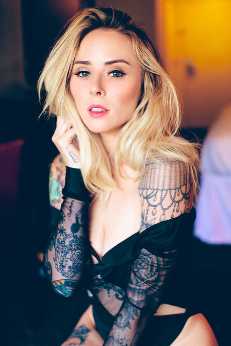 Alysha Nett 裸のポルノスター 写真