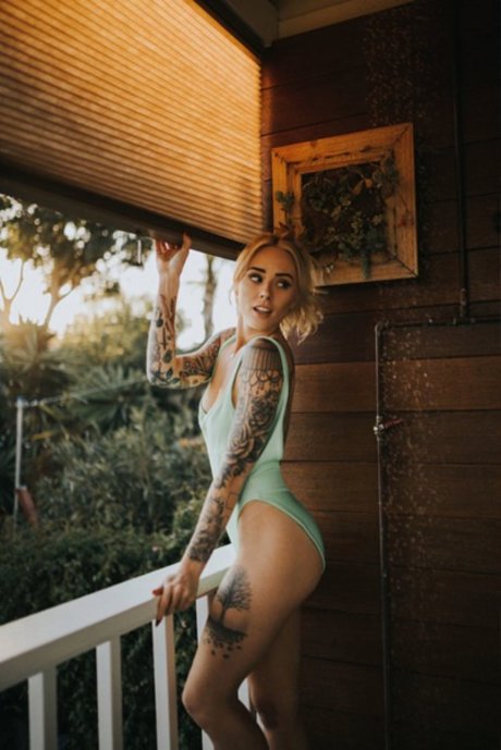 アンバー・オンリーファンズ ホットセクシー 写真