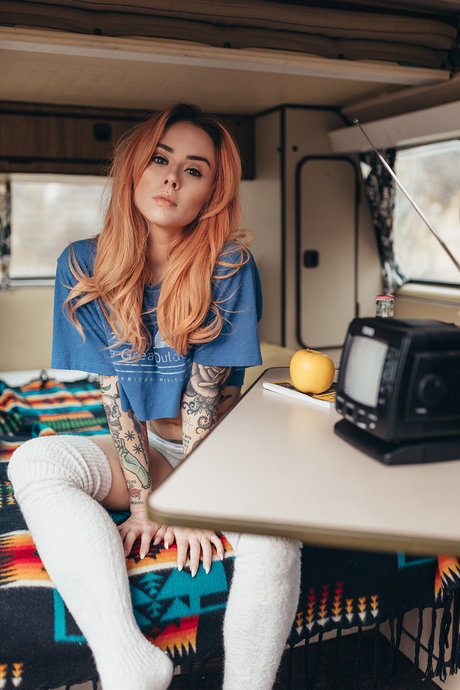 Alysha Nett アートモデル アーカイブ