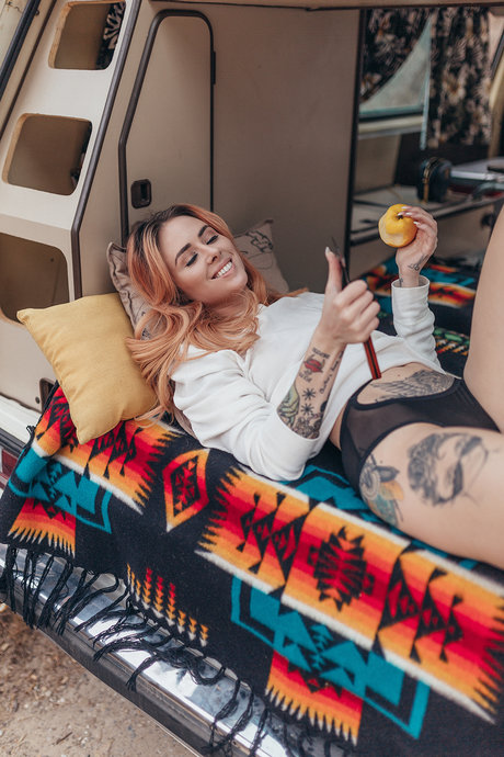 Alysha Nett ヌードモデル アーカイブ