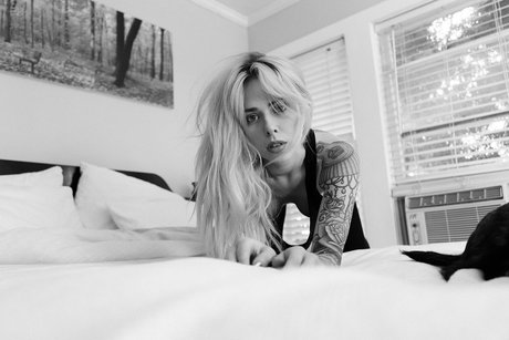 Alysha Nett セックスポルノスター 写真