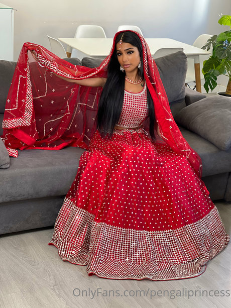 Yasmina Khan セックスポルノスター 画像
