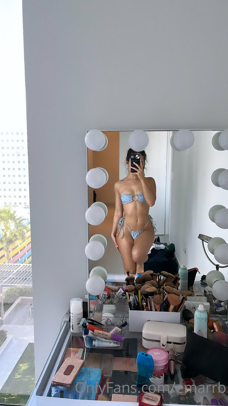 Emarr B トップモデル 写真