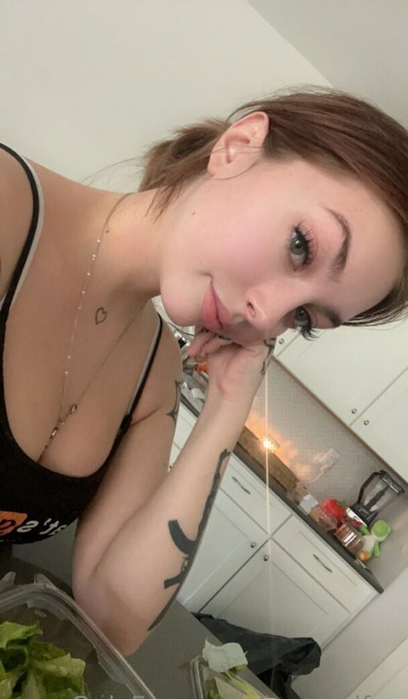 Ivyywaifuu かわいいスター 写真