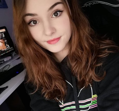 Lunateac アート女優 画像