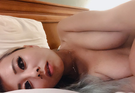 Raina Huang ポルノスター 写真