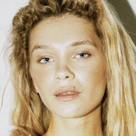 Vasilisa Melinkova ホットなポルノスター 写真