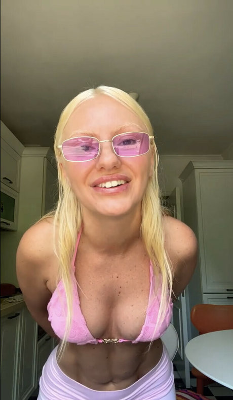 Alexandra Stan セクシー女優 画像