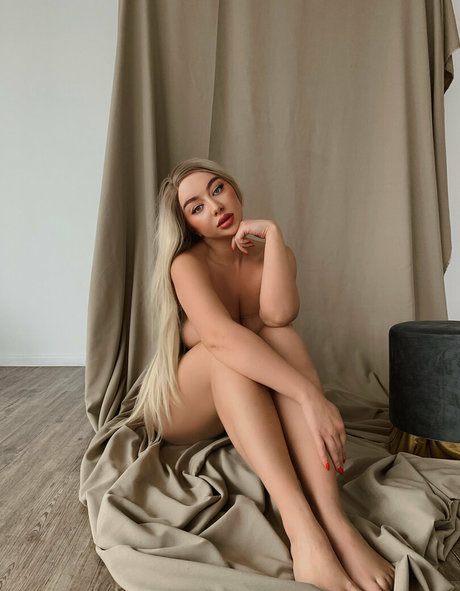 curvy model kate 最高のモデル 写真