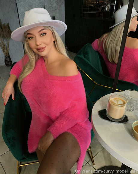 curvy model kate ポルノスター 写真
