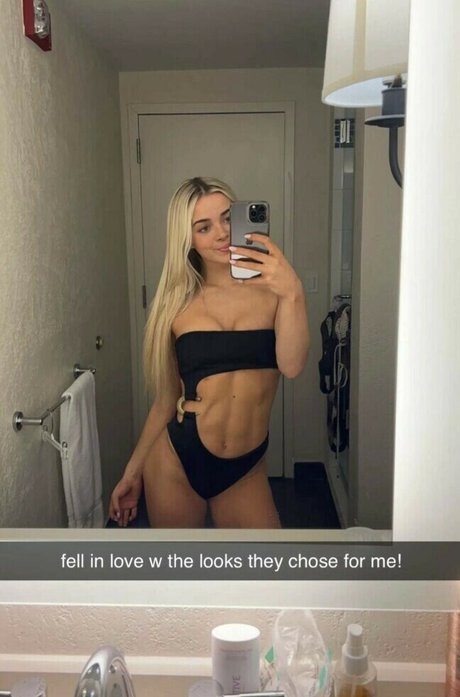 おっぱいを吸うOnlyFans ホットヌード 写真
