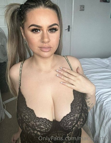 垂れ乳OnlyFans ホットセックス 画像