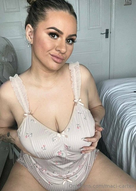 Maci Carter xxxモデル 写真