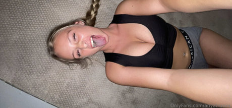 Anya Truaxx セクシーなスター 写真