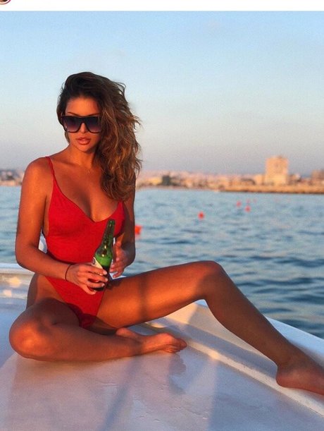 Sara Chafak 完璧なスター 写真