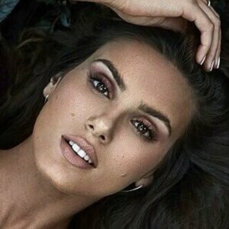 Camila Queiroz ポルノスター xxx ギャラリー
