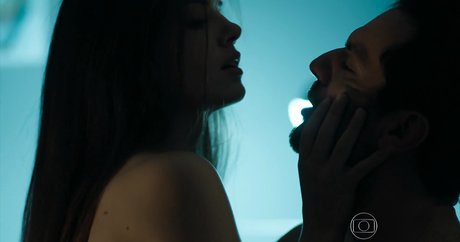 Camila Queiroz HD女優 ギャラリー