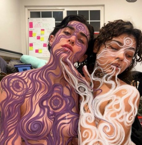 aliengirl0 ポルノスター 独占 写真