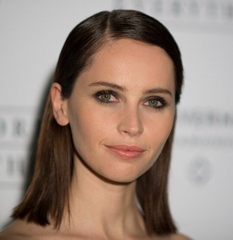 Felicity Jones ポルノスター セクシー 写真