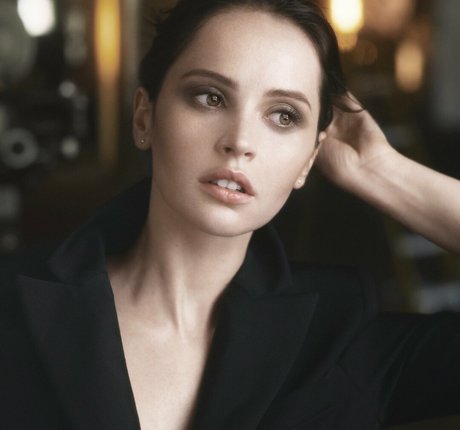 Felicity Jones ポルノスター ホット 写真