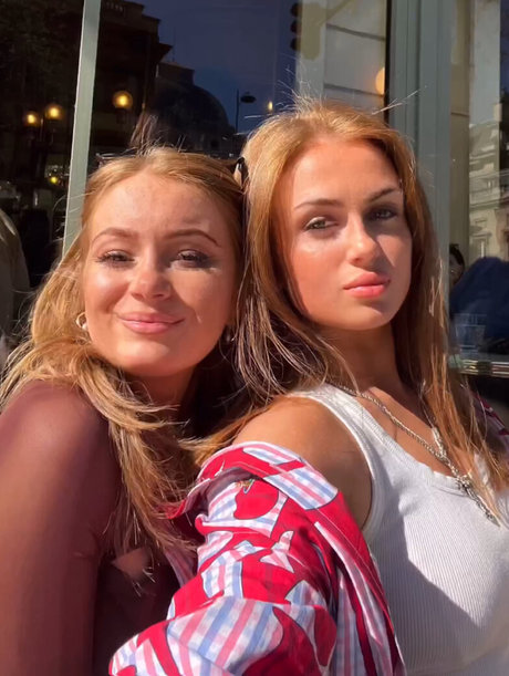 Maisie Smith ポルノ女優 写真