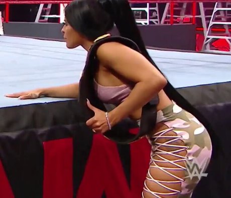 Zelina Vega ポルノスター アーカイブ