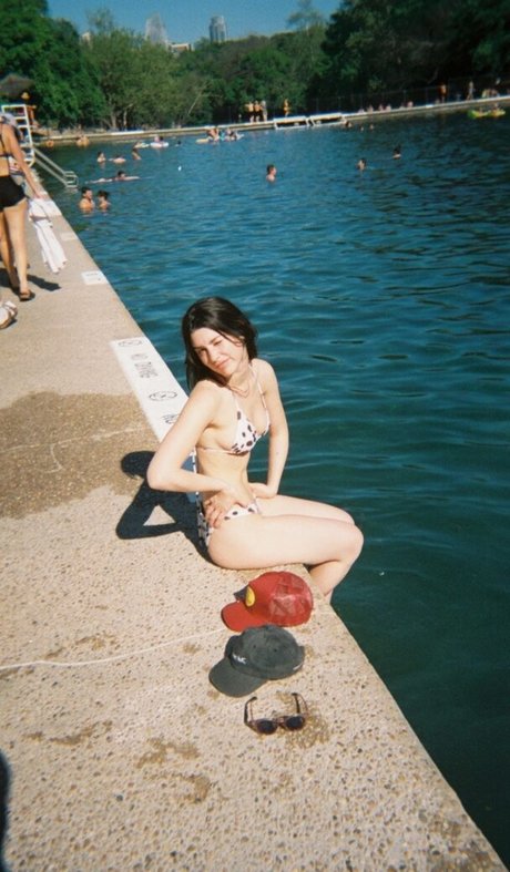 Gracie Abrams 無料のポルノスター 写真