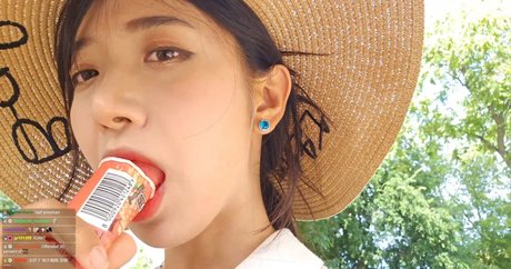 jinnytty ポルノスター 写真