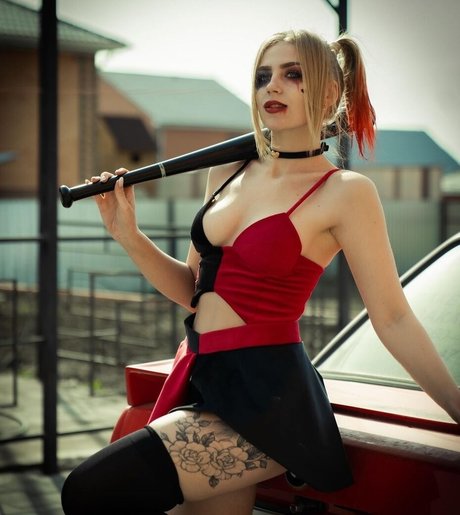 Yuliya Fox アダルト女優 写真