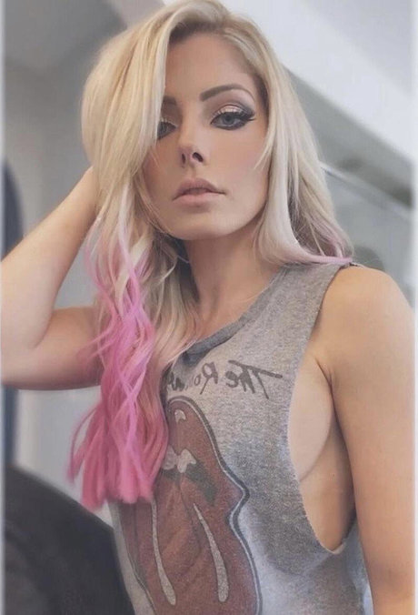 Alexa Bliss 可愛いモデル アーカイブ