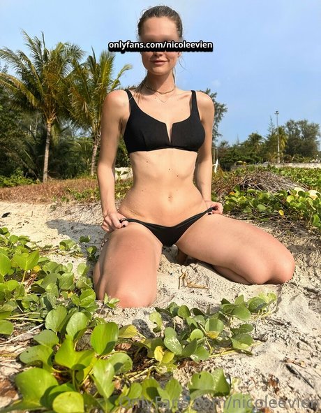 nicoleevien トップポルノスター 画像