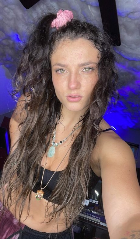 Jade Chynoweth ヌードモデル 写真
