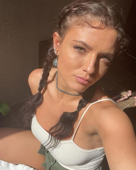 Jade Chynoweth ヌードモデル 写真