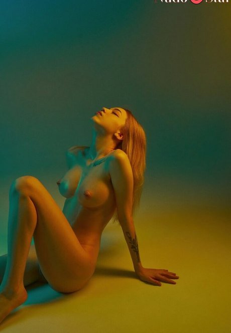 Jenny Kitty セクシーなスター 写真