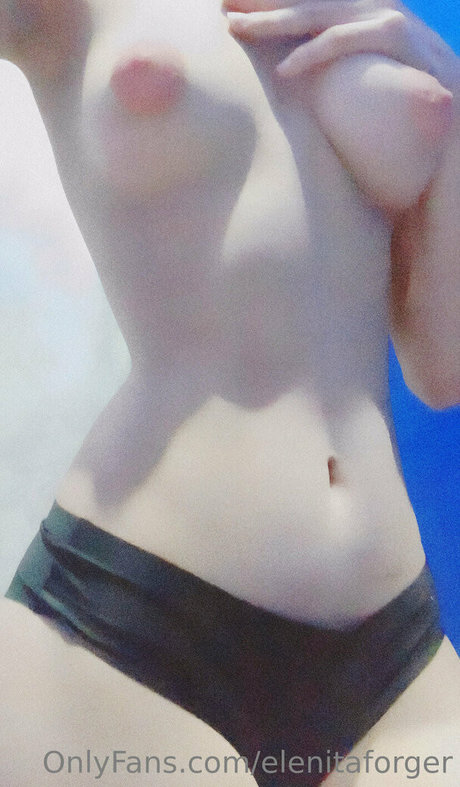 elenitaforger 素敵なモデル 写真