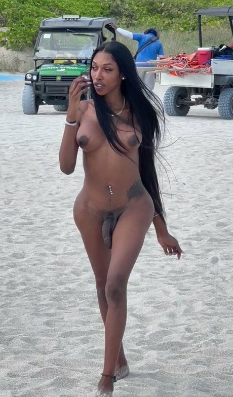 Baggyaltiffxxx 素敵なポルノスター ギャラリー