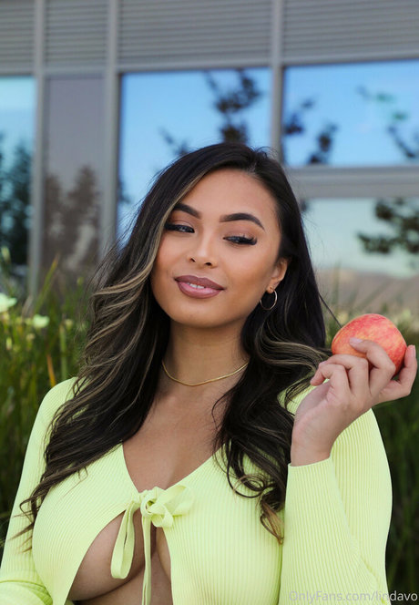 lindavo アダルト女優 画像