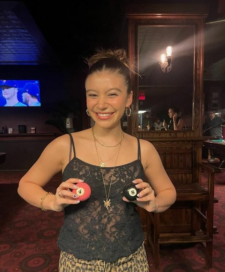 Genevieve Hannelius 素敵なモデル 写真