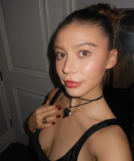 Genevieve Hannelius ホットモデル アーカイブ