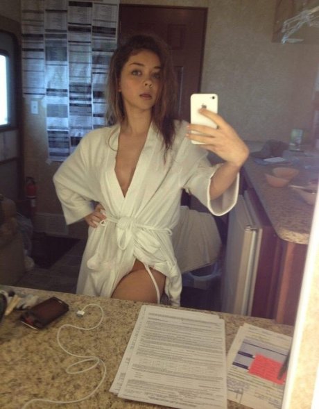 Sarah Hyland スター ヌード 写真