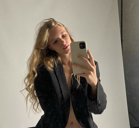 Alena Barhalenko ポルノスター 素敵 アーカイブ